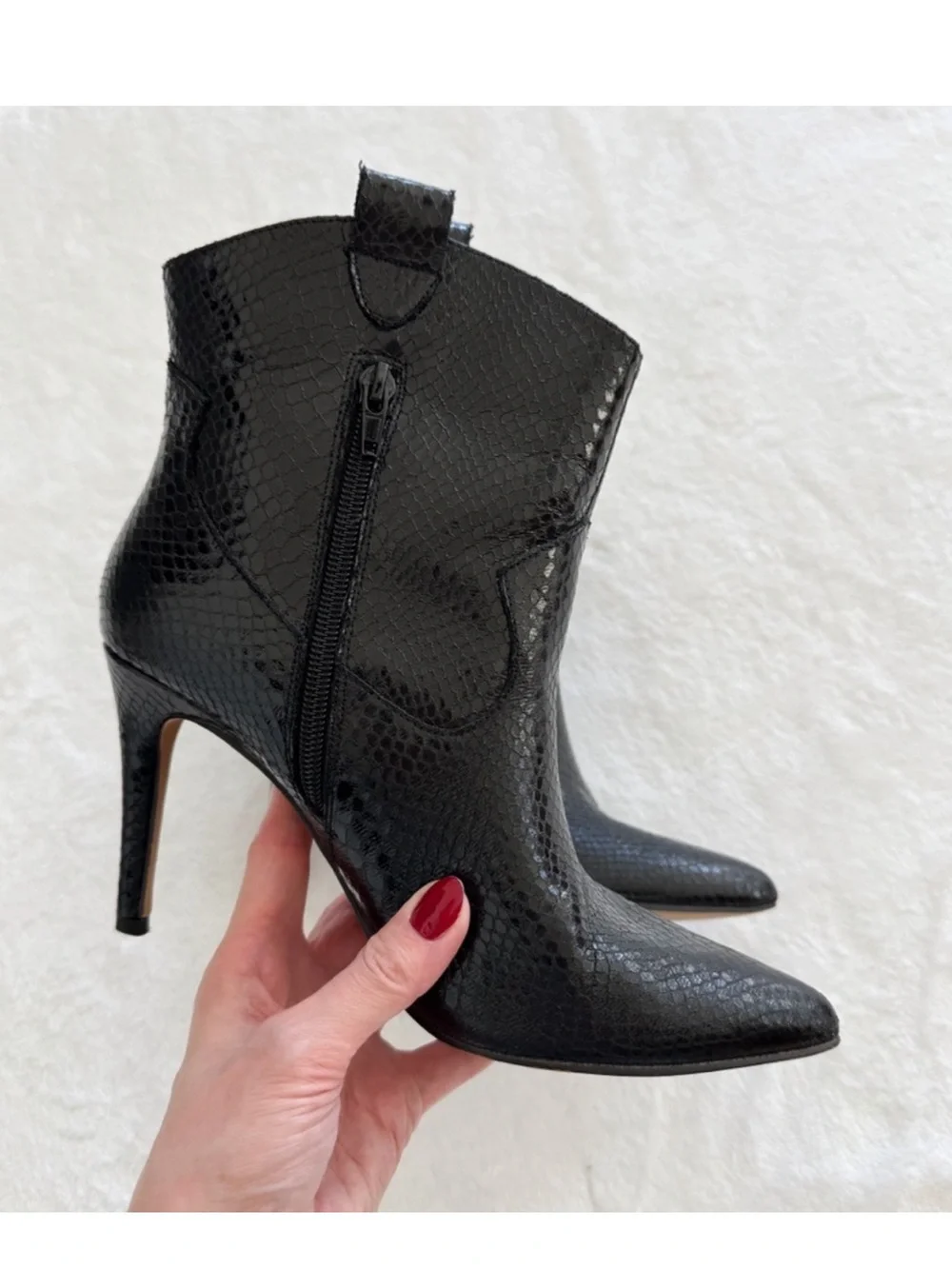 SHU SHOP Black Snakeskin Embossed Stiletto Ankle Booties size 8